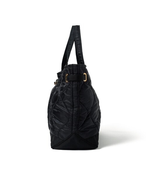 sita parantica(シータパランティカ)の「sita parantica / クロア付き ナイロン キルト トートバッグ L(トートバッグ・レディース・ブラック・ONE SIZE)」の4枚目の写真