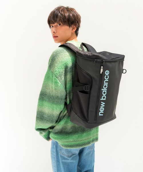 NEW BALANCE(ニューバランス)の「32L 撥水 PUレザー ボックスリュック(バックパック/リュック・メンズ・ブラック/ブラック×ホワイト/ブルー/グレー/パープル・FREE)」の7枚目の写真