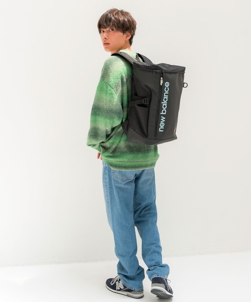 NEW BALANCE(ニューバランス)の「32L 撥水 PUレザー ボックスリュック(バックパック/リュック・メンズ・ブラック/ブラック×ホワイト/ブルー/グレー/パープル・FREE)」の8枚目の写真