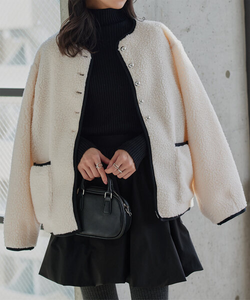 KOBE LETTUCE(コウベレタス)の「パイピングボアジャケットコート(ノーカラーコート・レディース・ブラック/アイボリー/ブラウン・M)」の1枚目の写真