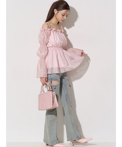 RESEXXY（リゼクシー）の「ボリュームギャザーオフショルブラウス（シャツ/ブラウス・レディース・ホワイト/ピンク/ブラック・FREE）」の11枚目の写真