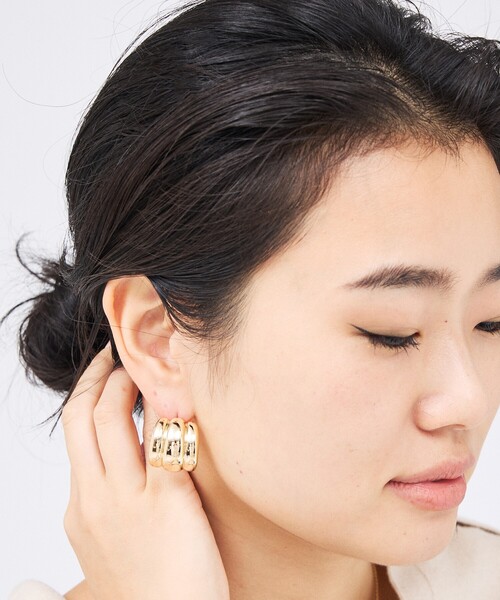Rouge vif（ルージュヴィフ）の「【LILI CLASPE/リリクラスプ】ELSA SHIELD EARRINGS シールドピアス（ピアス（両耳用）・レディース・ゴールド・フリー）」の2枚目の写真