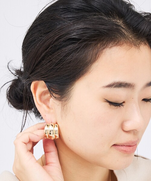 Rouge vif（ルージュヴィフ）の「【LILI CLASPE/リリクラスプ】ELSA SHIELD EARRINGS シールドピアス（ピアス（両耳用）・レディース・ゴールド・フリー）」の3枚目の写真