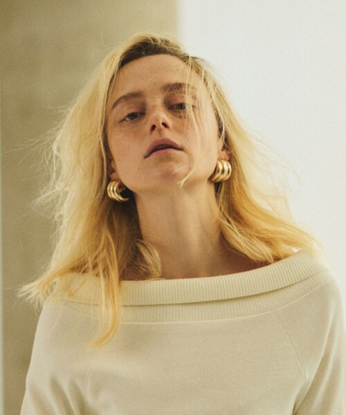 Rouge vif（ルージュヴィフ）の「【LILI CLASPE/リリクラスプ】ELSA SHIELD EARRINGS シールドピアス（ピアス（両耳用）・レディース・ゴールド・フリー）」の7枚目の写真