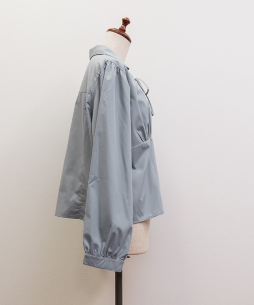 CLETTE(クレット)の「CLETTEオリジナルチョーカーリボンブラウス(シャツ/ブラウス・レディース・ネイビー/チャコールグレー/ブルー・4L/3L/LL)」の10枚目の写真