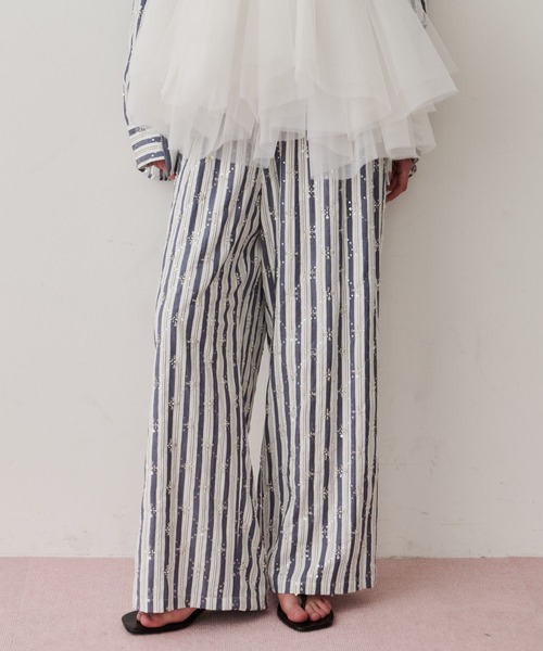 LA BELLE ETUDE(ラベルエチュード)の「楊柳ストライプビーズ刺繍パンツ(その他パンツ・レディース・その他/ライトブルー/ブラック/ホワイト・0/1)」の9枚目の写真
