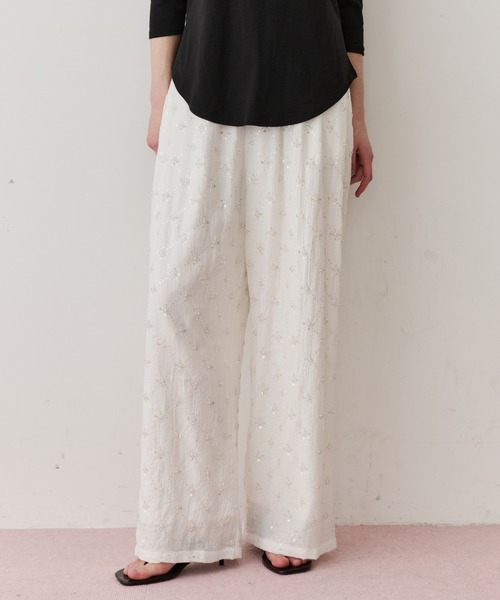 LA BELLE ETUDE(ラベルエチュード)の「楊柳ストライプビーズ刺繍パンツ(その他パンツ・レディース・その他/ライトブルー/ブラック/ホワイト・0/1)」の15枚目の写真