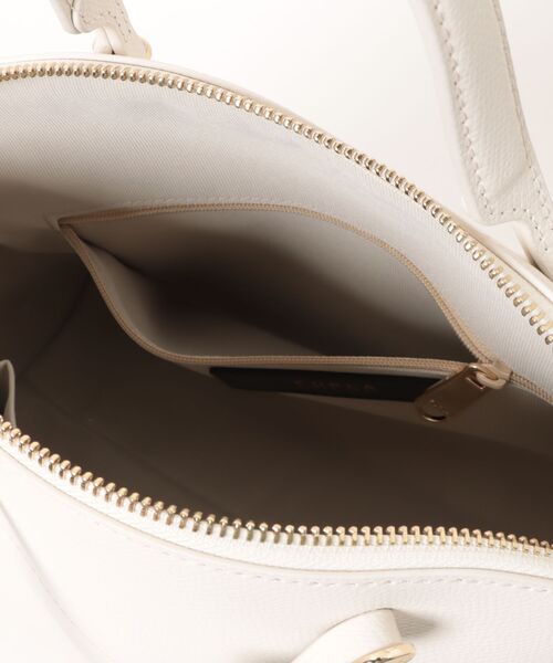 FURLA（フルラ）の「フルラ パイパー (Furla Piper) ハンドバッグ M（ハンドバッグ・レディース・オフホワイト/ブラック/モカ・ONE SIZE）」の20枚目の写真