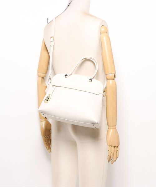 FURLA（フルラ）の「フルラ パイパー (Furla Piper) ハンドバッグ M（ハンドバッグ・レディース・オフホワイト/ブラック/モカ・ONE SIZE）」の21枚目の写真