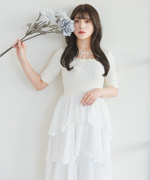 MISCH MASCH（ミッシュマッシュ）の「2026春夏新作 ZOZO限定アイテム フロントリボンティアードフリルロングワンピース（ワンピース・レディース・ホワイト/ブラック/ブルー・ﾌﾘ-）」の4枚目の写真