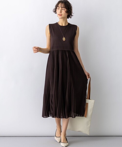 23区 S(ニジュウサンクチイサイサイズ)の「プリーツニット ワンピース(ワンピース・レディース・ネイビー系/ダークブラウン系・32)」の8枚目の写真