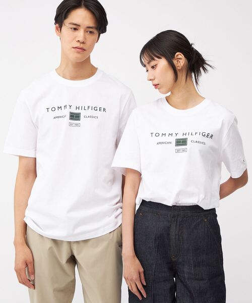 TOMMY HILFIGER(トミーヒルフィガー)の「【オンライン限定】モノブランド ロゴTシャツ(Tシャツ/カットソー・メンズ・ホワイト/グリーン/ブラック・LARGE/MEDIUM/SMALL/X-LARGE)」の2枚目の写真