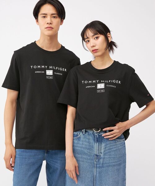 TOMMY HILFIGER(トミーヒルフィガー)の「【オンライン限定】モノブランド ロゴTシャツ(Tシャツ/カットソー・メンズ・ホワイト/グリーン/ブラック・LARGE/MEDIUM/SMALL/X-LARGE)」の1枚目の写真