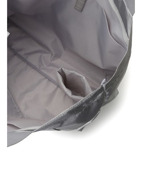 emmi（エミ）の「【ONLINE限定】撥水emmiロゴビックトートバッグ（トートバッグ・レディース・ホワイト/ブラック/シルバー・F）」の20枚目の写真