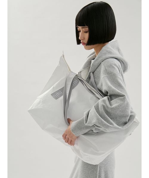 emmi（エミ）の「【ONLINE限定】撥水emmiロゴビックトートバッグ（トートバッグ・レディース・ホワイト/ブラック/シルバー・F）」の17枚目の写真