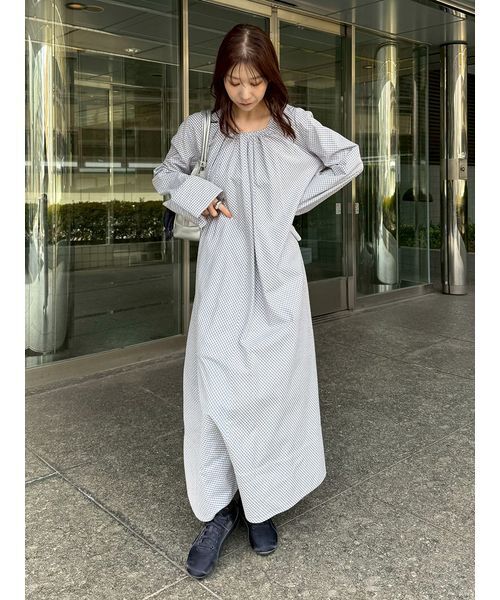 emmi（エミ）の「【ONLINE限定】撥水emmiロゴビックトートバッグ（トートバッグ・レディース・ホワイト/ブラック/シルバー・F）」の9枚目の写真