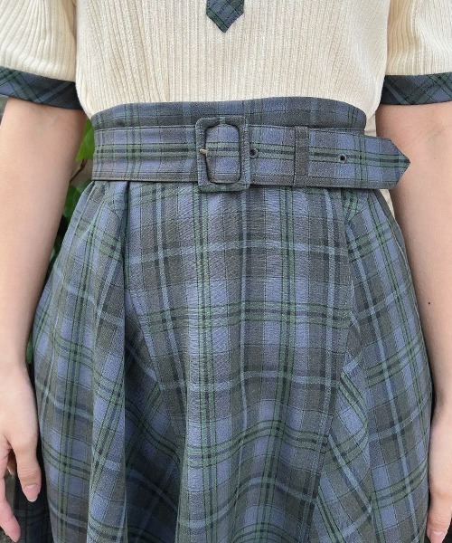 an another angelus（アンアナザーアンジェラス）の「サイド切替チェックフレアースカート（スカート・レディース・ブラック/グリーン・FREE）」の7枚目の写真