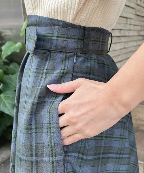 an another angelus（アンアナザーアンジェラス）の「サイド切替チェックフレアースカート（スカート・レディース・ブラック/グリーン・FREE）」の8枚目の写真