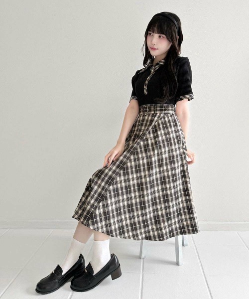 an another angelus（アンアナザーアンジェラス）の「サイド切替チェックフレアースカート（スカート・レディース・ブラック/グリーン・FREE）」の12枚目の写真