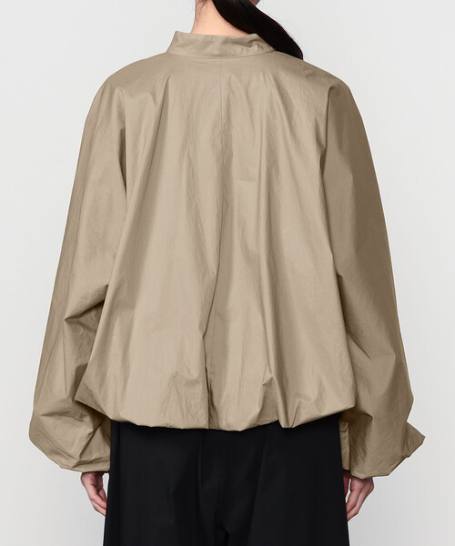 HAVERSACK（ハバーザック）の「HAVERSACK | スタンドカラー 長袖バルーンシャツ WOMEN（シャツ/ブラウス・レディース・ホワイト/ベージュ・0）」の6枚目の写真