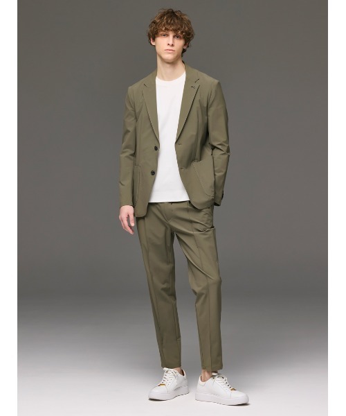 AOURE(アウール)の「ドライタッチナイロンストレッチスーツ(セットアップ・メンズ・アイボリー/カーキ・SMALL/MEDIUM/LARGE/X-LARGE)」の2枚目の写真