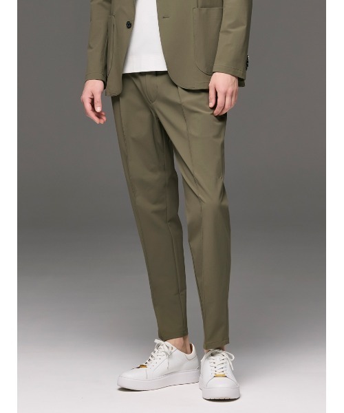 AOURE(アウール)の「ドライタッチナイロンストレッチスーツ(セットアップ・メンズ・アイボリー/カーキ・SMALL/MEDIUM/LARGE/X-LARGE)」の4枚目の写真
