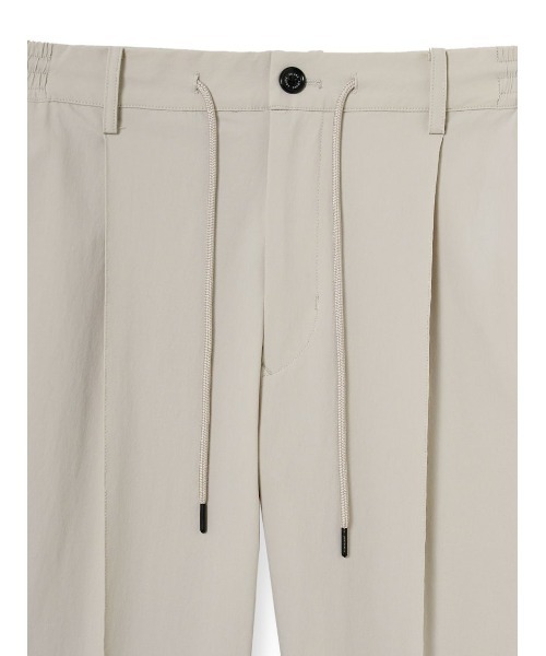 AOURE(アウール)の「ドライタッチナイロンストレッチスーツ(セットアップ・メンズ・アイボリー/カーキ・SMALL/MEDIUM/LARGE/X-LARGE)」の14枚目の写真