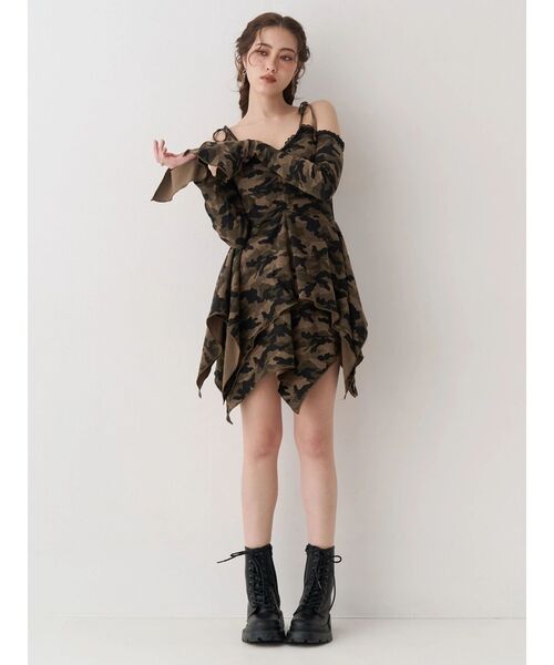 EVRIS（エヴリス）の「オープンショルダーレースドッキングミニワンピース　春服（ワンピース・レディース・カーキ/ブラック・FREE）」の7枚目の写真