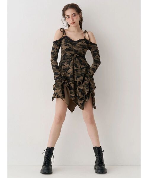 EVRIS（エヴリス）の「オープンショルダーレースドッキングミニワンピース　春服（ワンピース・レディース・カーキ/ブラック・FREE）」の8枚目の写真