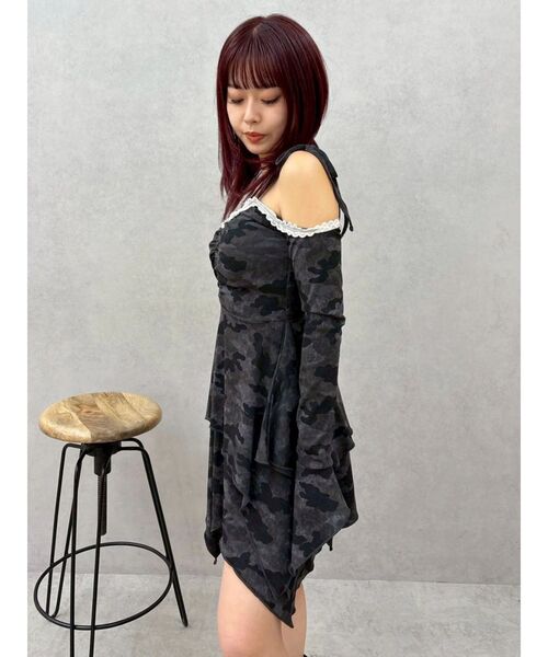 EVRIS（エヴリス）の「オープンショルダーレースドッキングミニワンピース　春服（ワンピース・レディース・カーキ/ブラック・FREE）」の12枚目の写真