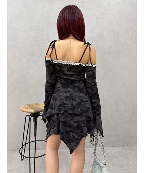 EVRIS（エヴリス）の「オープンショルダーレースドッキングミニワンピース　春服（ワンピース・レディース・カーキ/ブラック・FREE）」の13枚目の写真