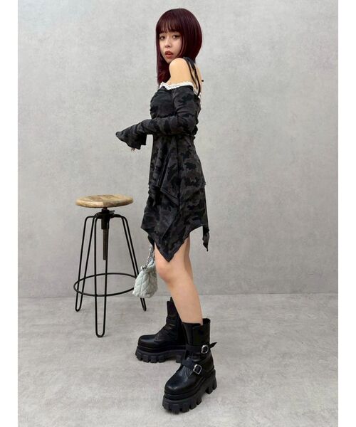 EVRIS（エヴリス）の「オープンショルダーレースドッキングミニワンピース　春服（ワンピース・レディース・カーキ/ブラック・FREE）」の15枚目の写真