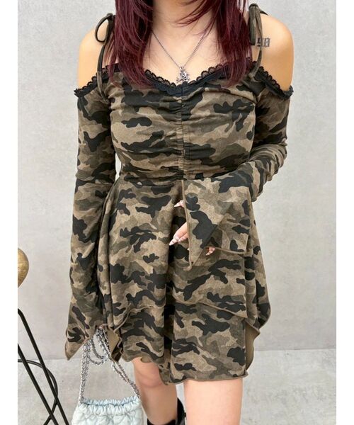 EVRIS（エヴリス）の「オープンショルダーレースドッキングミニワンピース　春服（ワンピース・レディース・カーキ/ブラック・FREE）」の18枚目の写真