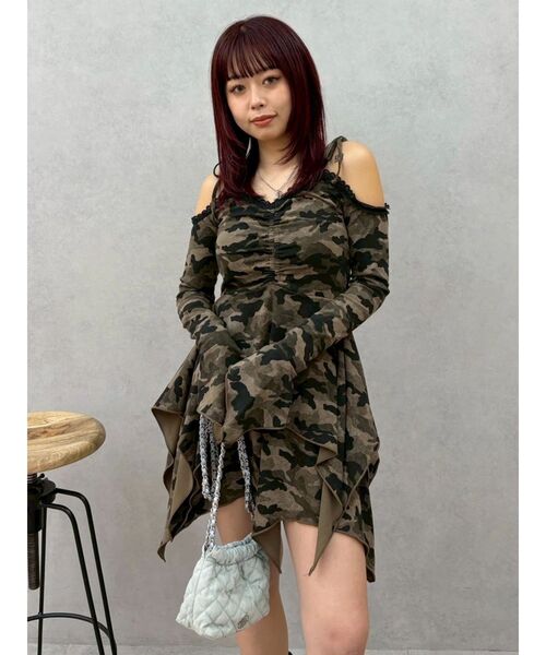 EVRIS（エヴリス）の「オープンショルダーレースドッキングミニワンピース　春服（ワンピース・レディース・カーキ/ブラック・FREE）」の19枚目の写真