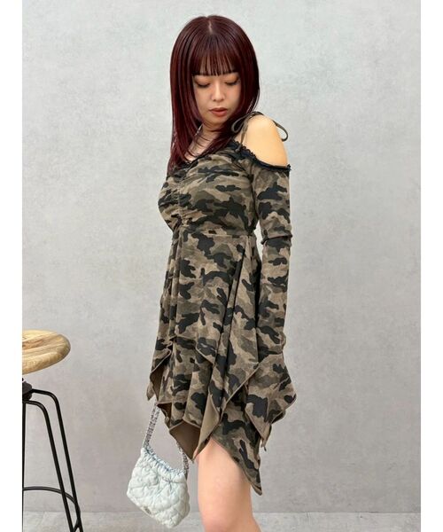 EVRIS（エヴリス）の「オープンショルダーレースドッキングミニワンピース　春服（ワンピース・レディース・カーキ/ブラック・FREE）」の20枚目の写真