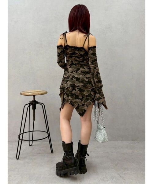 EVRIS（エヴリス）の「オープンショルダーレースドッキングミニワンピース　春服（ワンピース・レディース・カーキ/ブラック・FREE）」の22枚目の写真