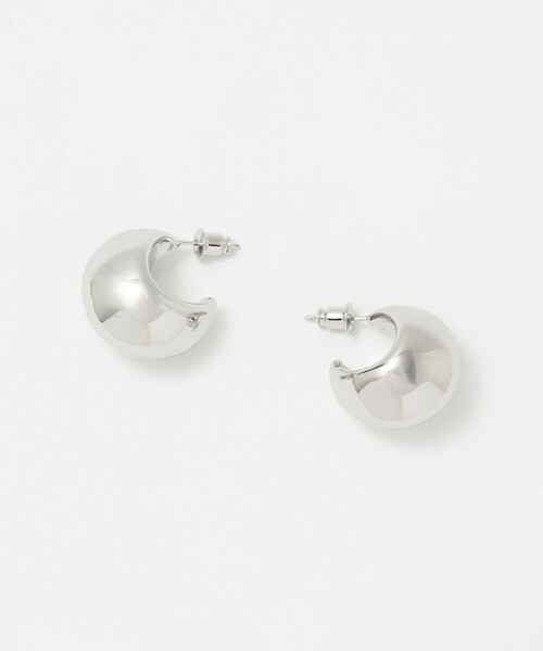 UNITED ARROWS(ユナイテッドアローズ)の「クレセントムーン ピアス(ピアス(両耳用)・レディース・シルバー/ゴールド・FREE)」の2枚目の写真