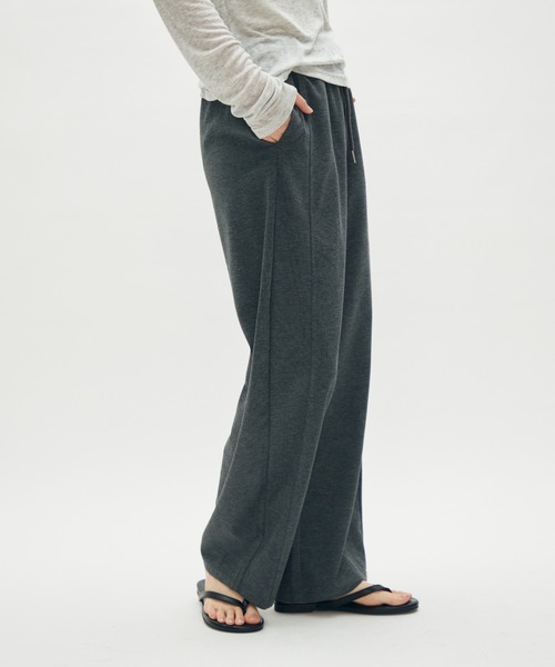 full/fill.（フルフィル）の「easy carve sweat pants / イージーカーブスウェットパンツ（スウェットパンツ・レディース・ダークグレー/グレー・FREE）」の2枚目の写真