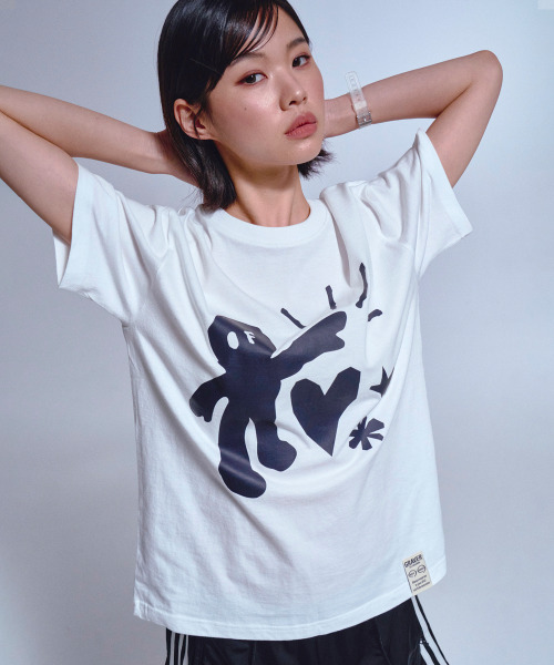 GRAVER（グレーバー）の「[ユニセックス]TAKE CARE 半袖Tシャツ_3カラー（Tシャツ/カットソー・レディース・ベージュ/ブラック/ホワイト・LARGE/SMALL/MEDIUM/X-LARGE）」の8枚目の写真
