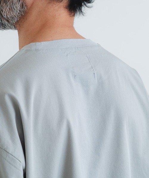 quadro（クオドロ）の「アサレチックポケ付プルオーバー（Tシャツ/カットソー・メンズ・オフホワイト/グレー/ブルー/チャコール・MEDIUM）」の13枚目の写真