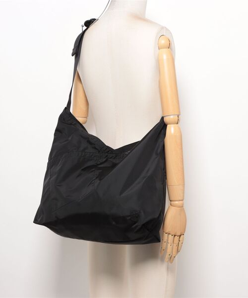 hobo(ホーボー)の「【hobo / ホーボー】AZUMA SHOULDER BAG M NYLON RIPSTOP(ショルダーバッグ・メンズ・ホワイト/ネイビー/ベージュ系その他/ブラック・FREE)」の8枚目の写真