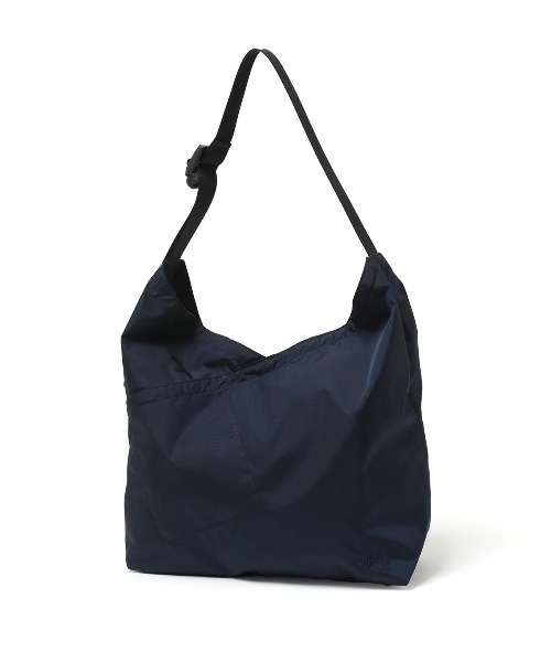 hobo(ホーボー)の「【hobo / ホーボー】AZUMA SHOULDER BAG M NYLON RIPSTOP(ショルダーバッグ・メンズ・ホワイト/ネイビー/ベージュ系その他/ブラック・FREE)」の4枚目の写真