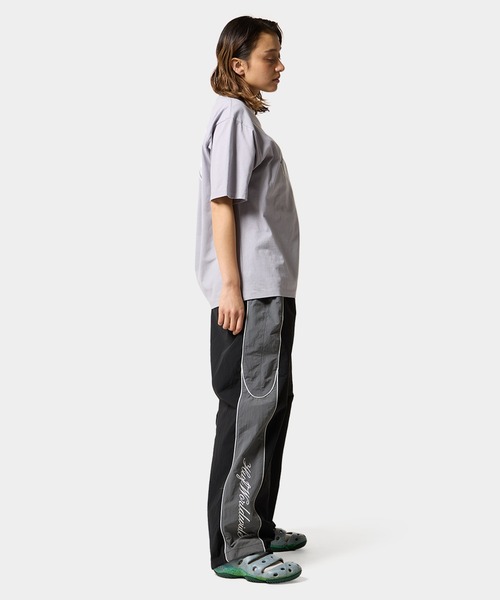 HUF(ハフ)の「CHROME DREAMS TEE(Tシャツ/カットソー・メンズ・ブラック/パープル系その他・S/M/L/XL/XXL)」の5枚目の写真