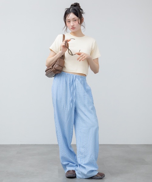 HEILIS(ヘイリス)の「ベーシック半袖カットソー / 無地 半袖 クロップド コンパクト カットソー Tシャツ レイヤード インナー 短丈 イエロー ブラック ホワイト アイボリー ネイビー ブルー 韓国 春服 夏服 カジュアル モード シティガール ノームコア スポーティ シンプル(Tシャツ/カットソー・レディース・ネイビー/ブラック/アイボリー/イエロー・FREE)」の14枚目の写真