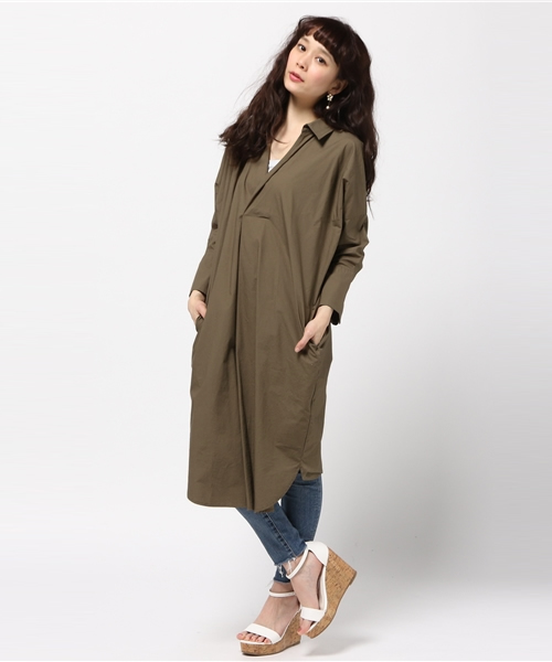 Ray BEAMS（レイビームス）の「Ray BEAMS / Bigシルエット シャツ ワンピース（ワンピース・レディース・オフホワイト/オリーブ・ONE SIZE）」の2枚目の写真