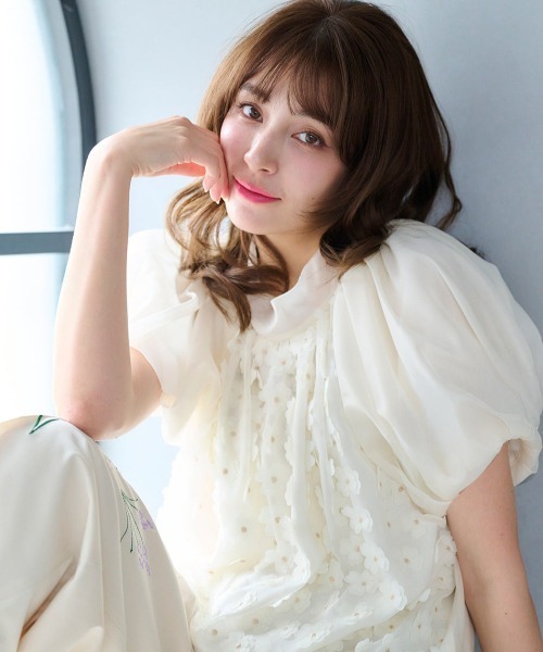 Chesty(チェスティー)の「フローラルトップス(シャツ/ブラウス・レディース・オフホワイト/グリーン/ピンク・0/1)」の1枚目の写真