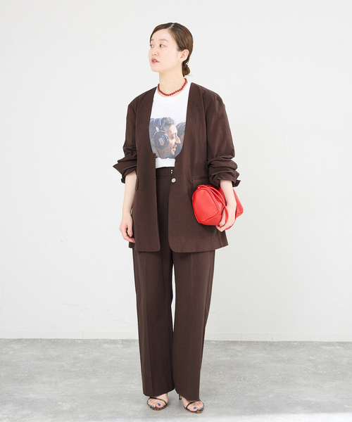 IENA(イエナ)の「《一部カラー店舗限定》コットンサブレUネックジャケット(ノーカラージャケット・レディース・ブラウン/ブラック・38/36)」の22枚目の写真