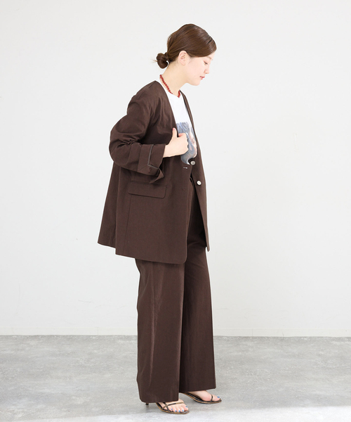 IENA(イエナ)の「《一部カラー店舗限定》コットンサブレUネックジャケット(ノーカラージャケット・レディース・ブラウン/ブラック・38/36)」の14枚目の写真