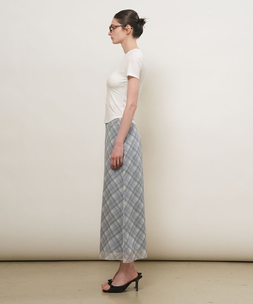 GENERAL IDEA(ジェネラルアイデア)の「【GENERAL IDEA】アセテート ラウンドネック半袖Tシャツ / ACETATE ROUND NECK T-SHIRT(Tシャツ/カットソー・レディース・ホワイト/チャコール/ブラック・S/M/L)」の8枚目の写真