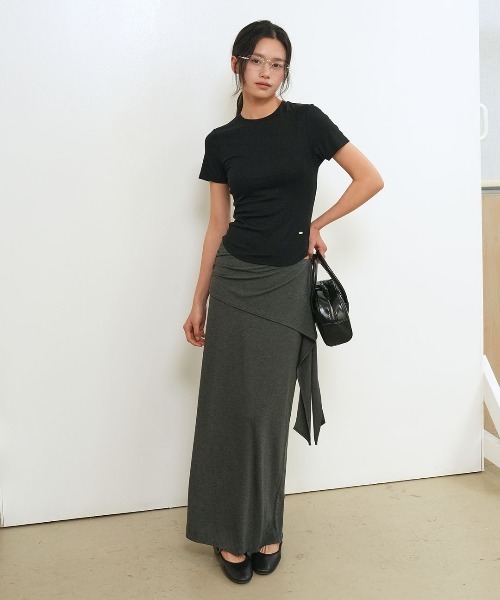 GENERAL IDEA(ジェネラルアイデア)の「【GENERAL IDEA】アセテート ラウンドネック半袖Tシャツ / ACETATE ROUND NECK T-SHIRT(Tシャツ/カットソー・レディース・ホワイト/チャコール/ブラック・S/M/L)」の13枚目の写真